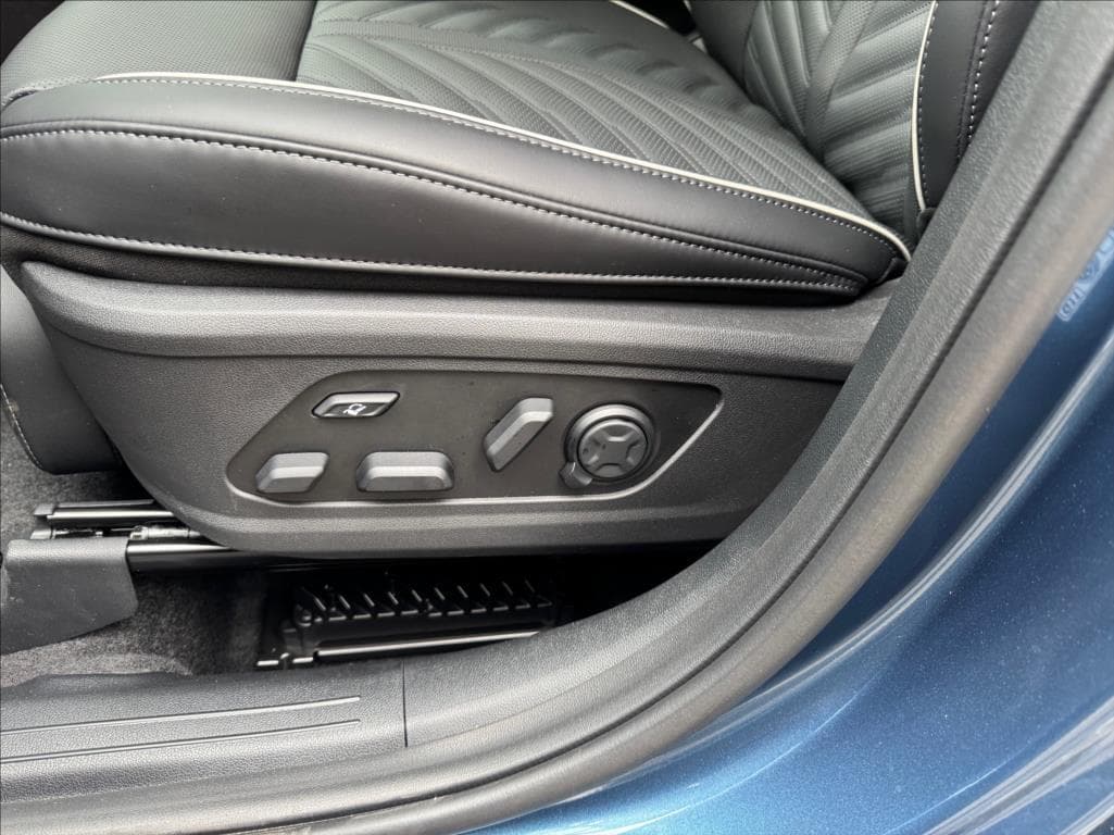 2025 Kia SORENTO - 9