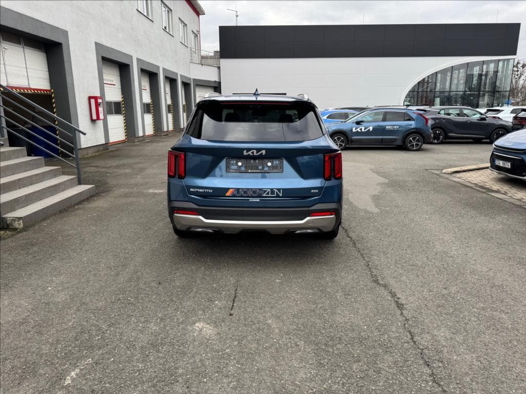 2025 Kia SORENTO - 5