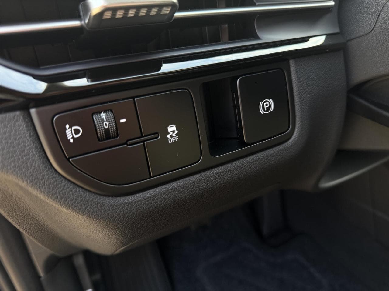 2026 Kia SPORTAGE - 13