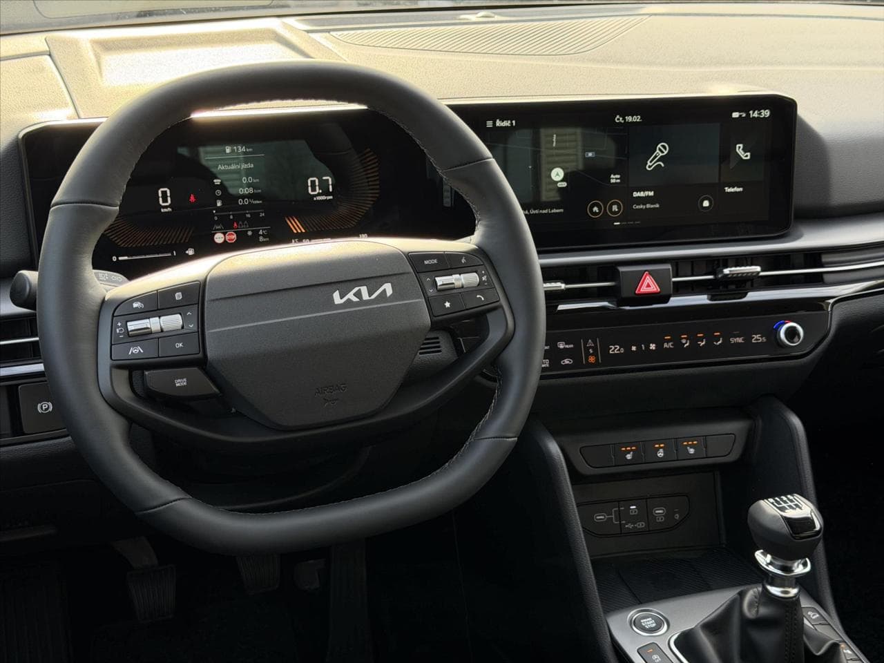 2026 Kia SPORTAGE - 14