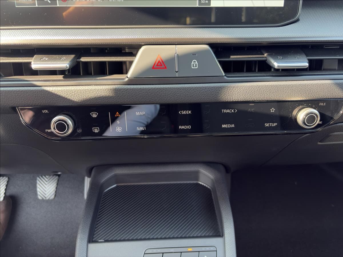 2025 Kia STONIC - 16