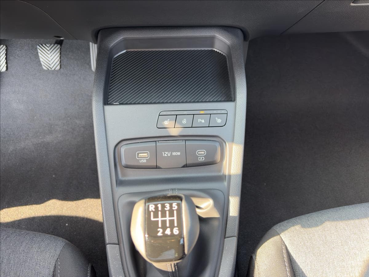 2025 Kia STONIC - 17