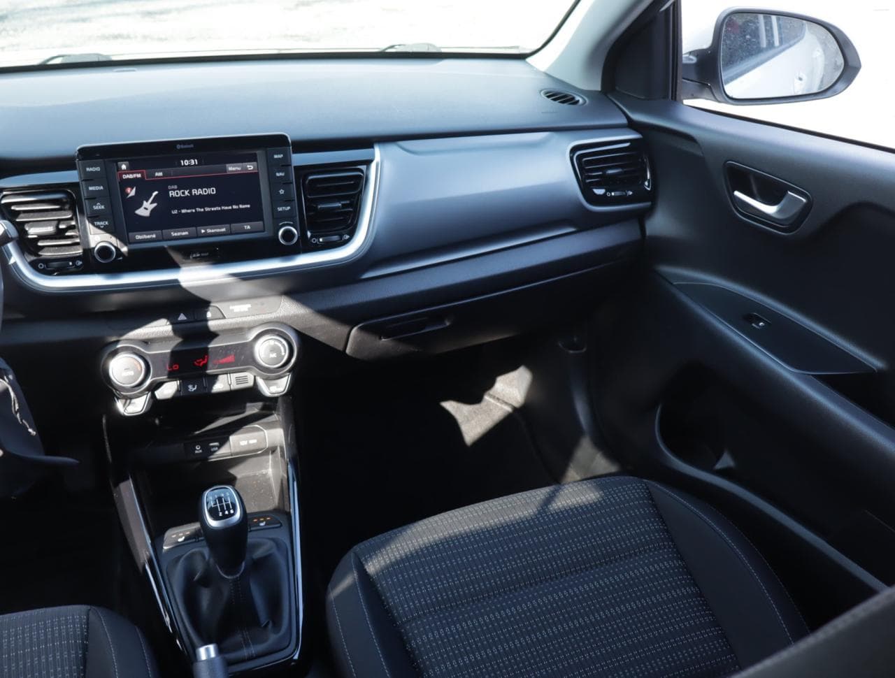 2019 Kia Stonic - 11