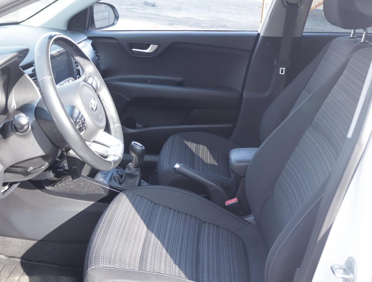 2019 Kia Stonic - 16