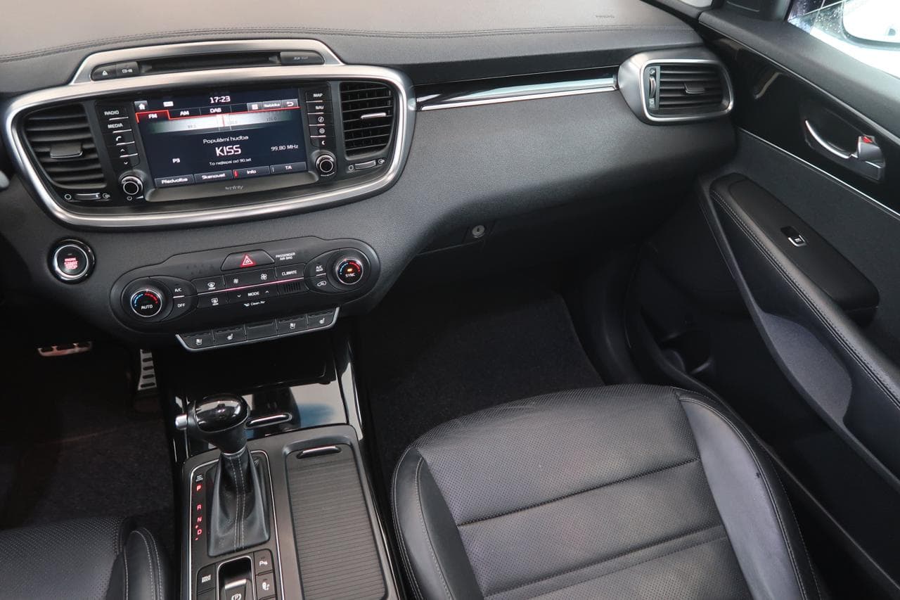 2015 Kia Sorento - 11