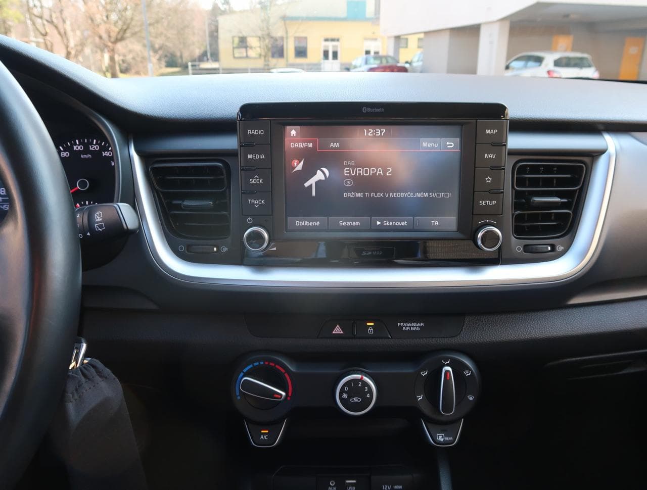 2018 Kia Stonic - 18