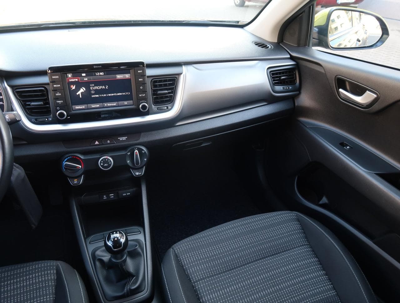 2018 Kia Stonic - 11