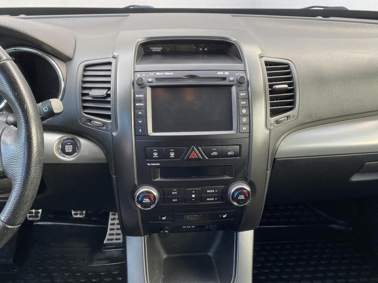 2011 Kia Sorento - 23