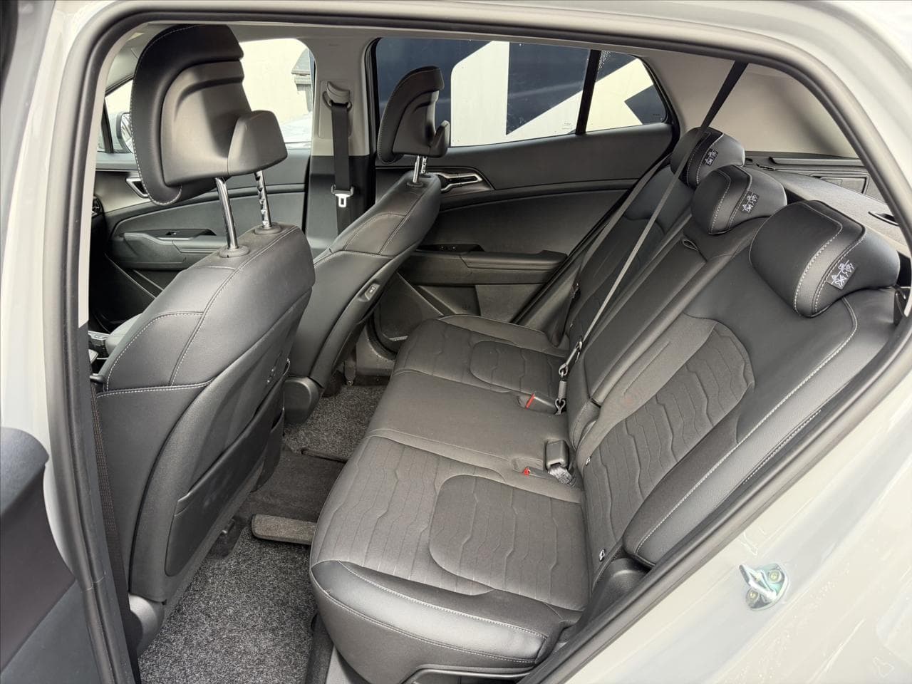 2025 Kia SPORTAGE - 9