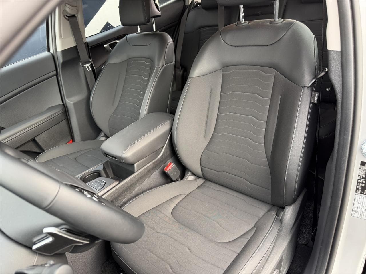2025 Kia SPORTAGE - 8