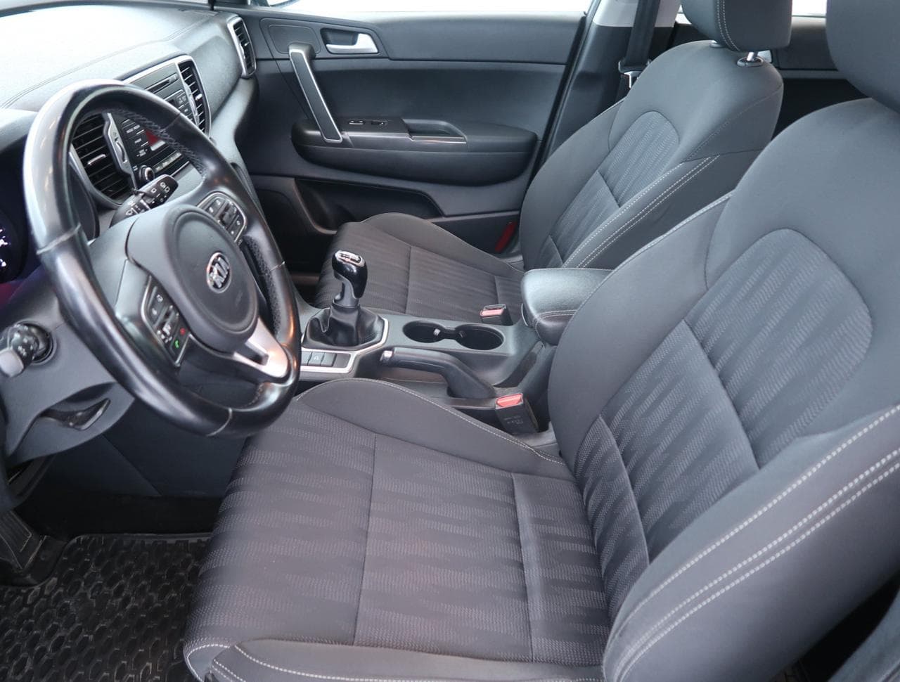2018 Kia SPORTAGE - 16