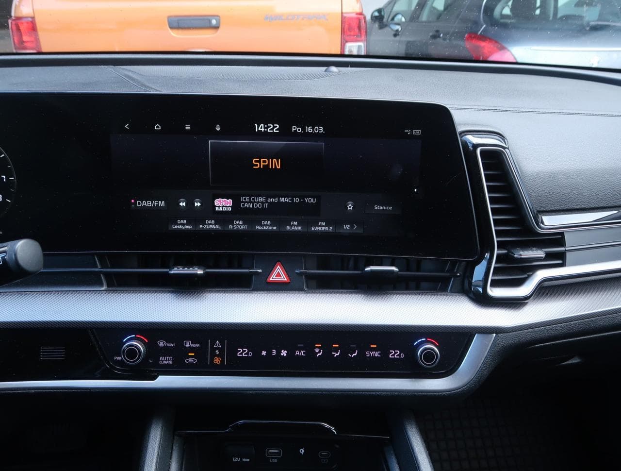 2022 Kia SPORTAGE - 19