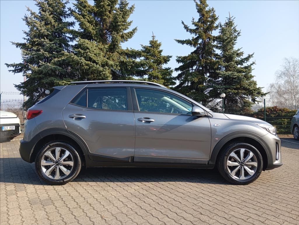 2025 Kia STONIC - 11