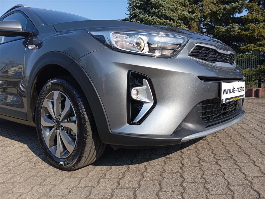 2025 Kia STONIC - 13