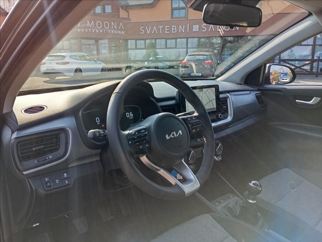 2025 Kia STONIC - 16
