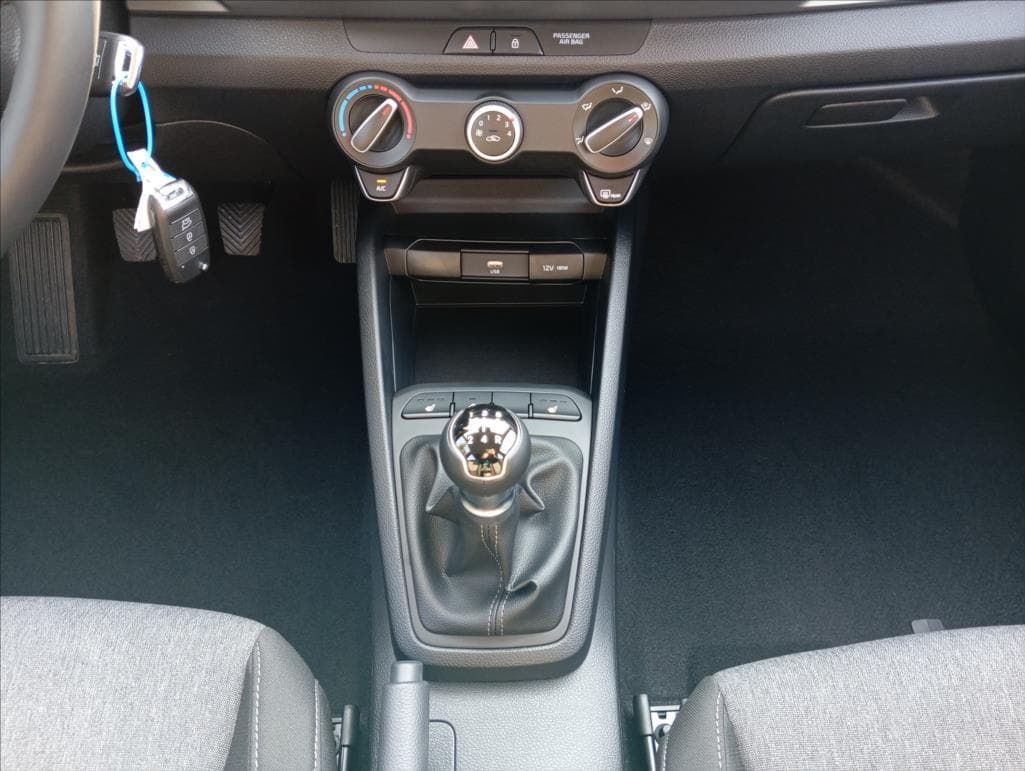 2025 Kia STONIC - 20