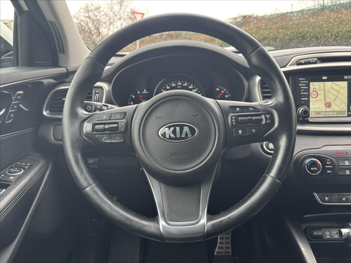 2016 Kia Sorento - 37