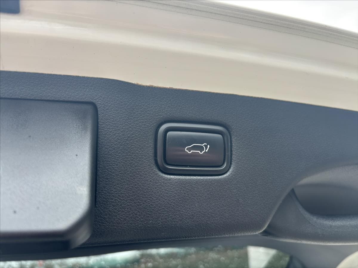 2016 Kia Sorento - 31