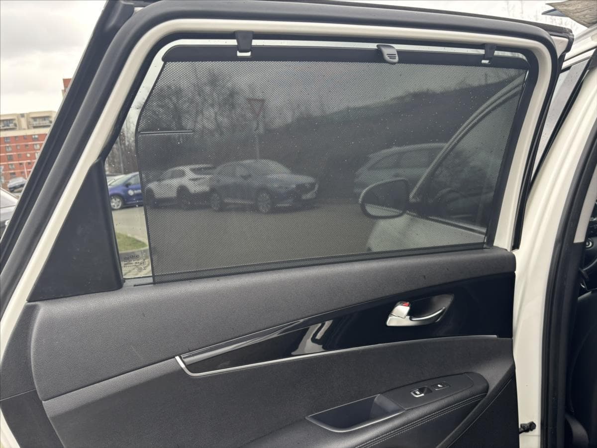 2016 Kia Sorento - 27