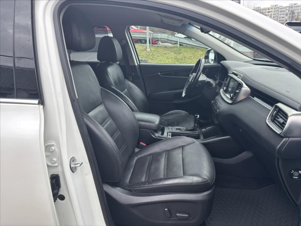 2016 Kia Sorento - 35