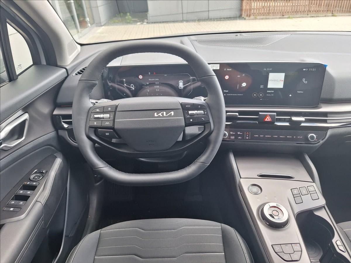 2025 Kia SPORTAGE - 11