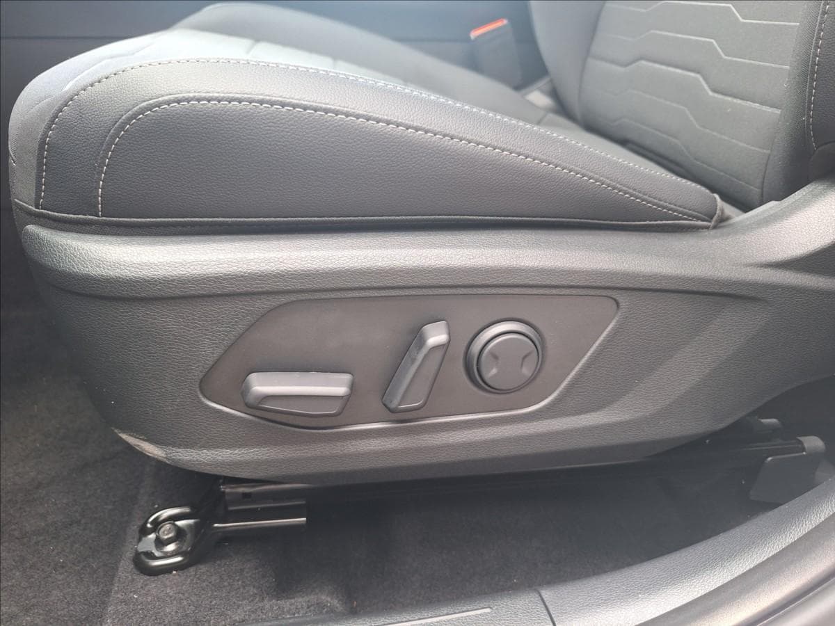 2025 Kia SPORTAGE - 19