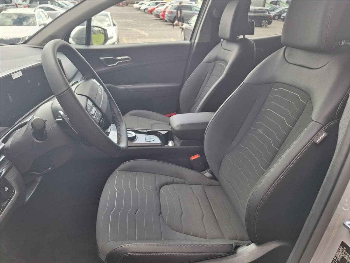 2025 Kia SPORTAGE - 9