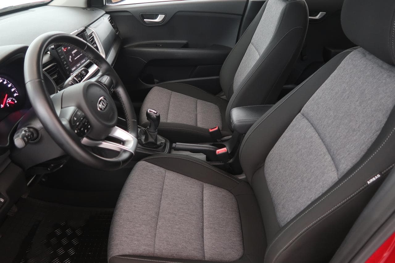 2019 Kia Stonic - 16