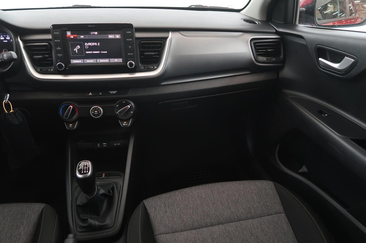 2019 Kia Stonic - 11