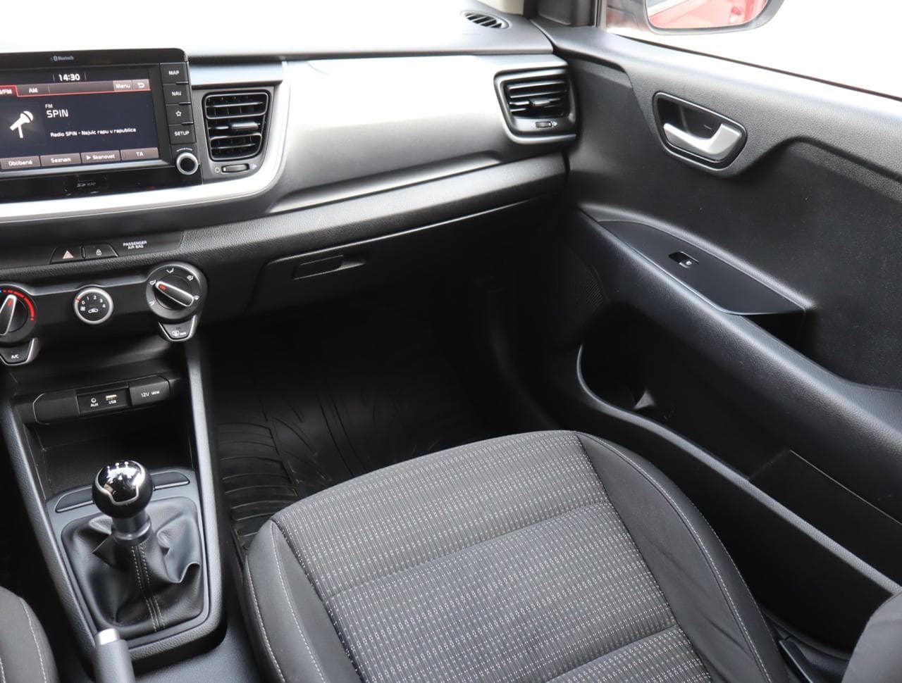 2019 Kia Stonic - 21