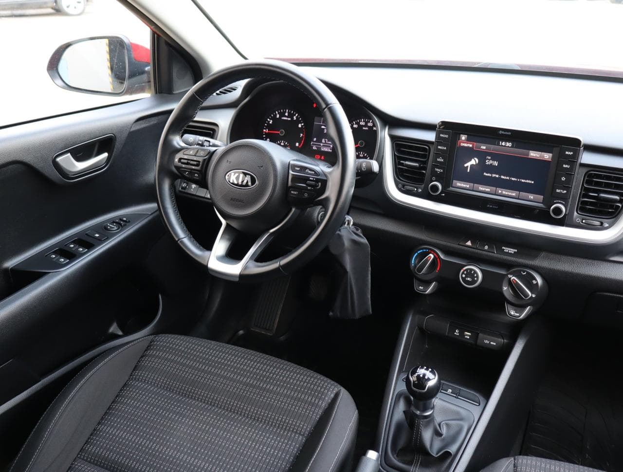 2019 Kia Stonic - 17