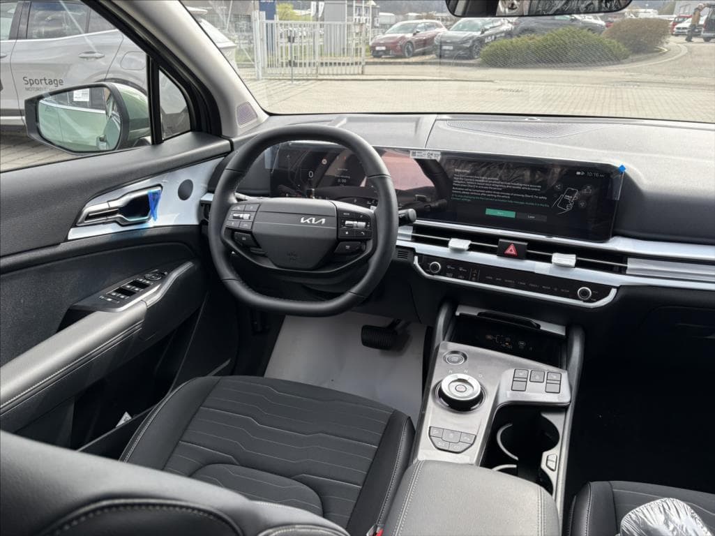 2026 Kia SPORTAGE - 13