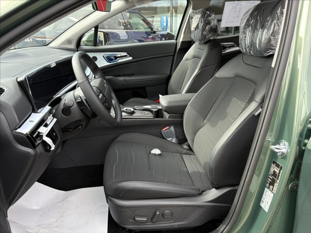 2026 Kia SPORTAGE - 12
