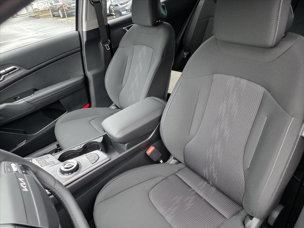 2025 Kia SPORTAGE - 6