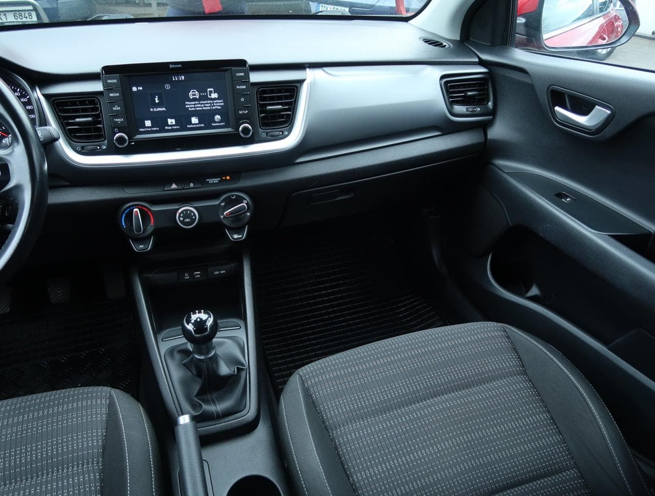 2018 Kia STONIC - 19