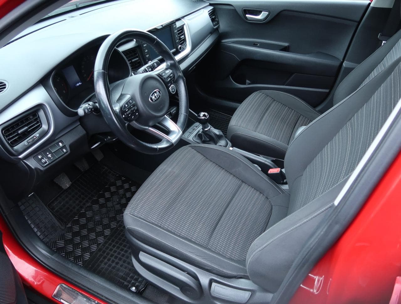 2018 Kia STONIC - 28