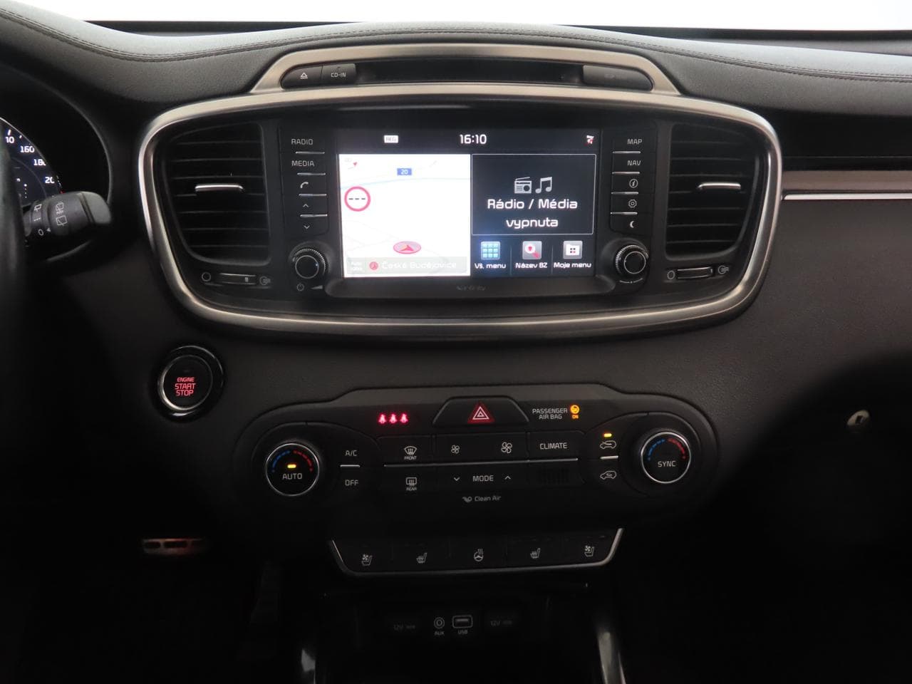 2018 Kia SORENTO - 30