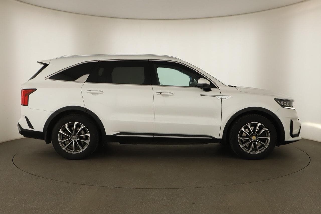 2021 Kia SORENTO - 8
