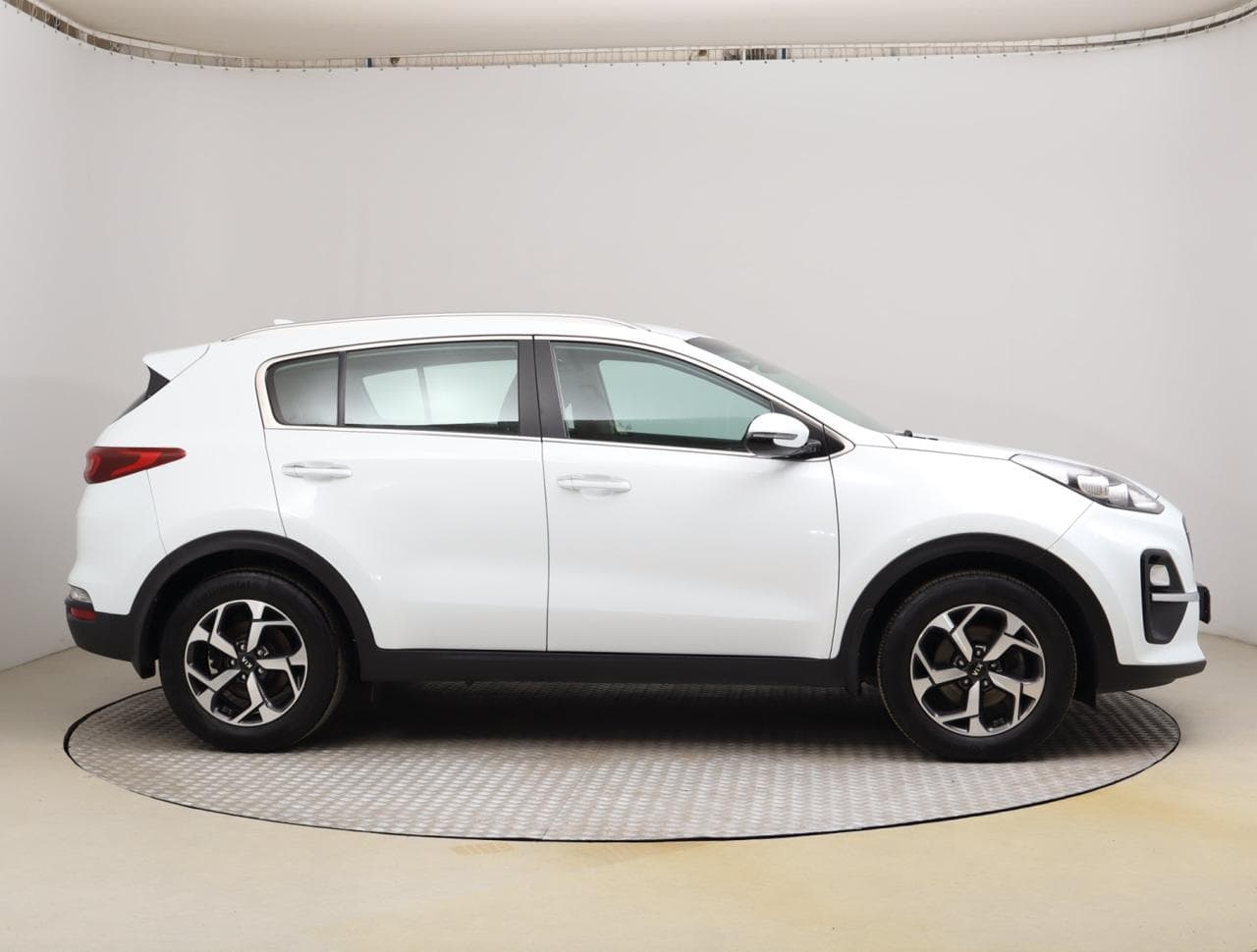 2019 Kia SPORTAGE - 8
