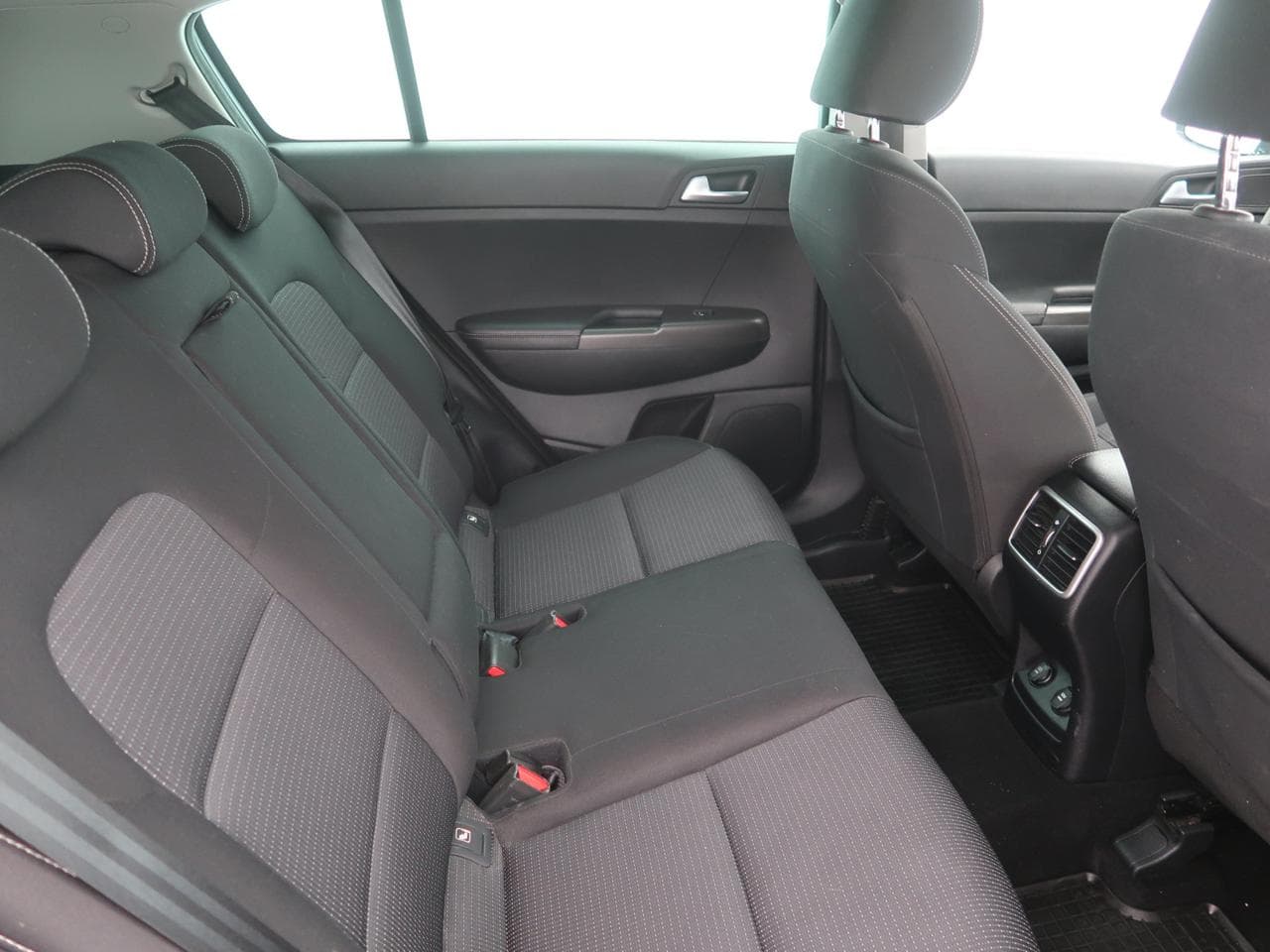 2021 Kia SPORTAGE - 13