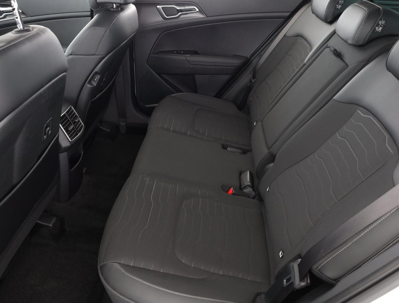 2025 Kia SPORTAGE - 15