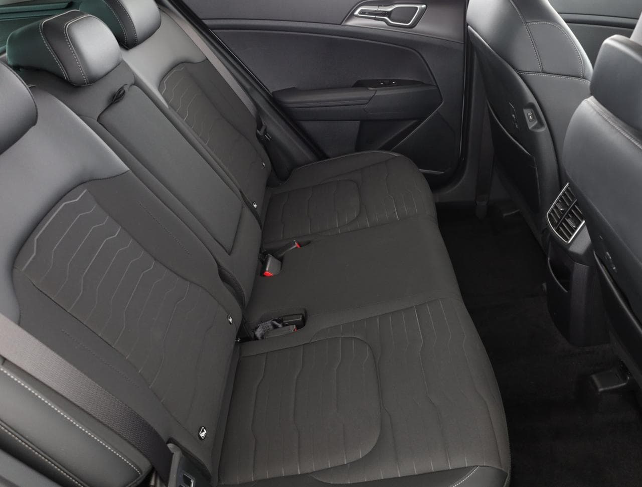 2025 Kia SPORTAGE - 13