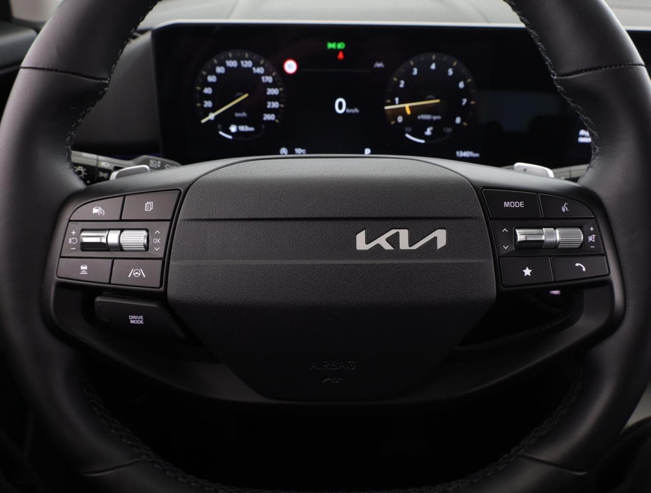 2025 Kia SPORTAGE - 18