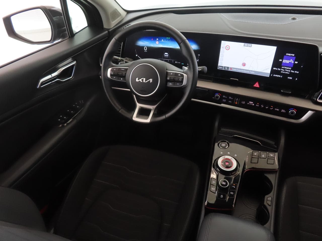 2025 Kia SPORTAGE - 12