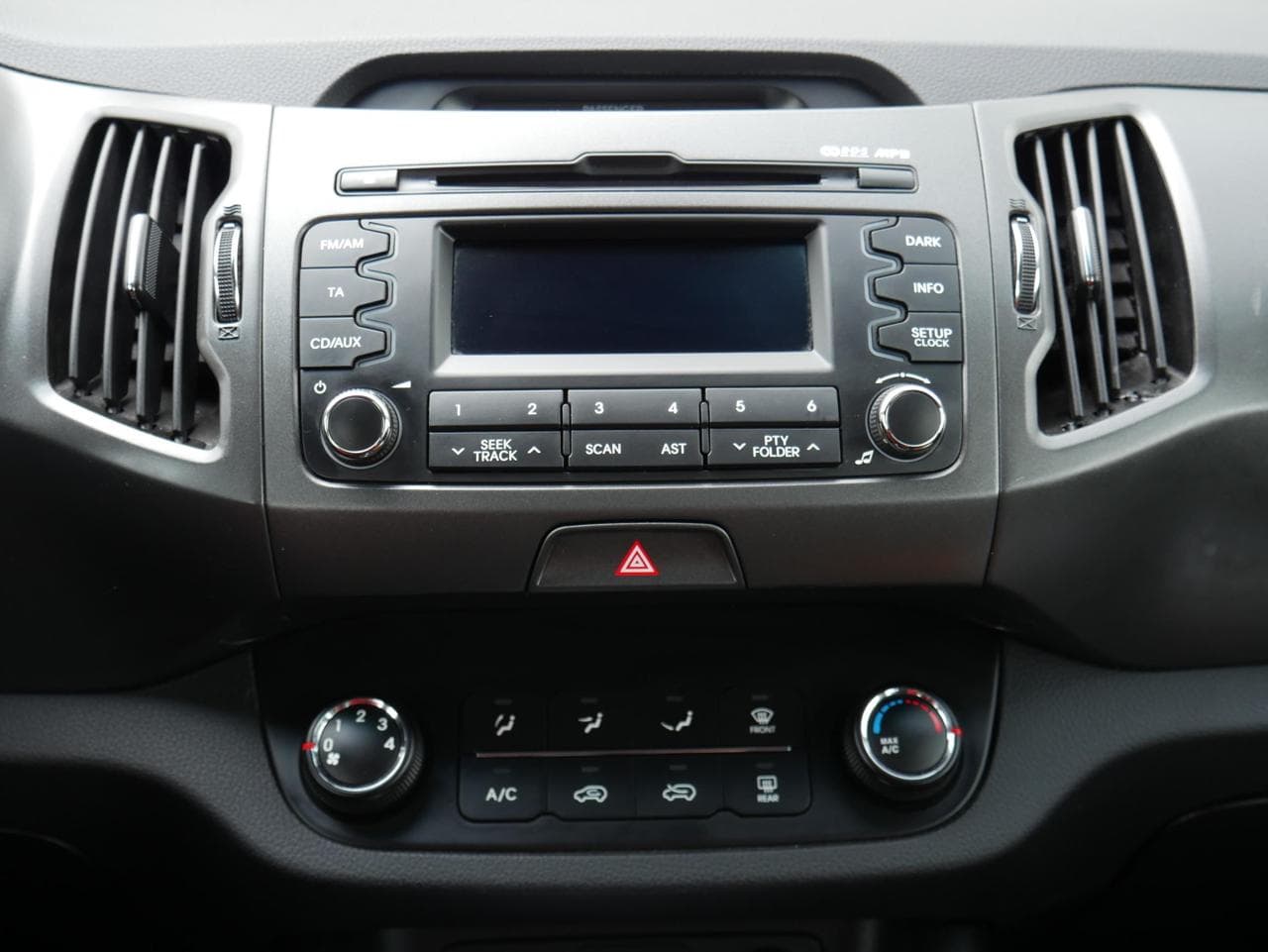 2014 Kia SPORTAGE - 18