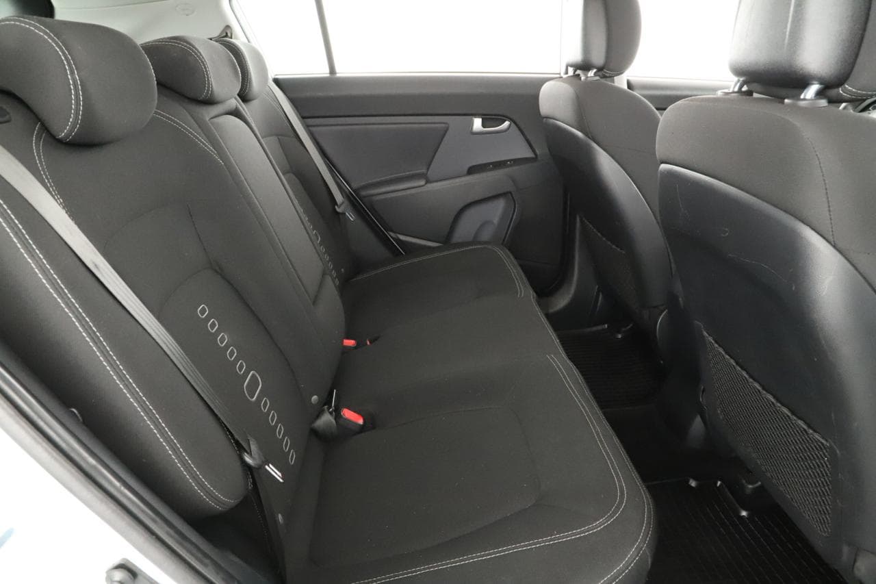 2010 Kia SPORTAGE - 11