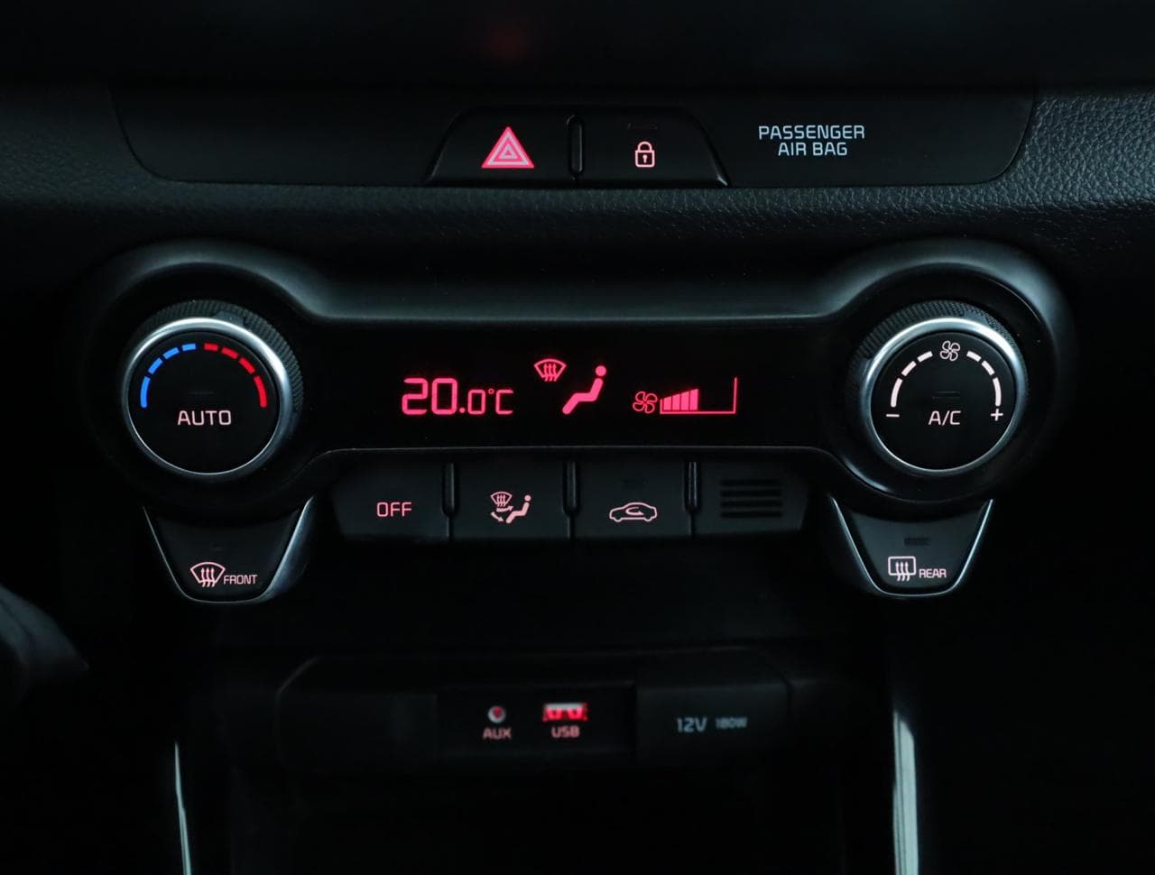 2020 Kia STONIC - 24