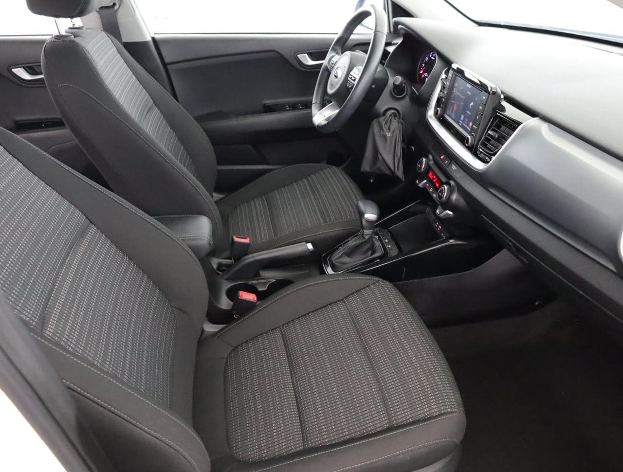 2020 Kia STONIC - 12