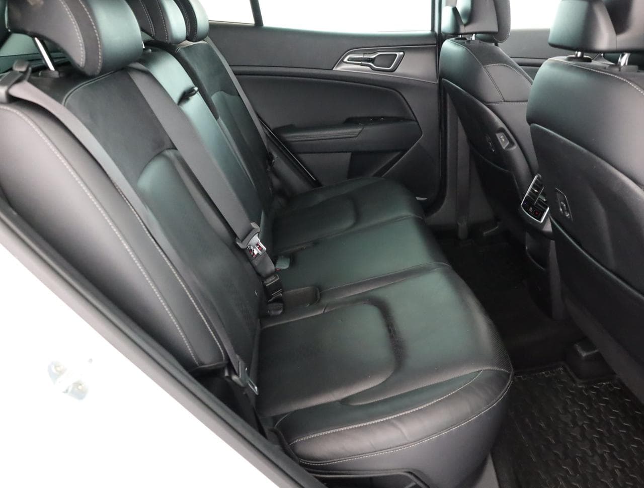 2022 Kia SPORTAGE - 11