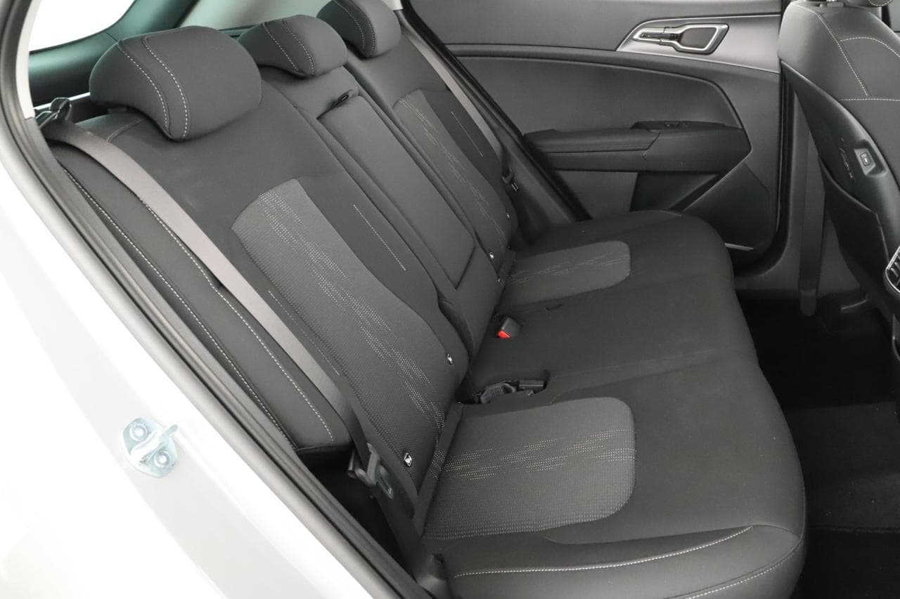 2025 Kia SPORTAGE - 11